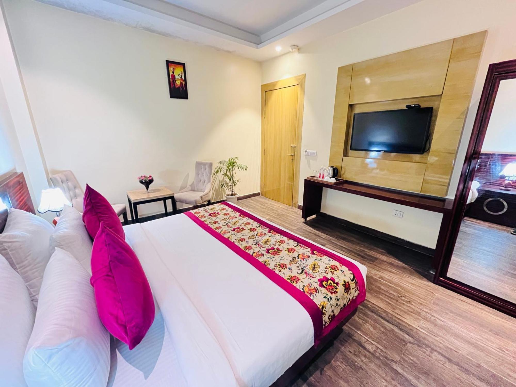 Hotel Banz Near Indira Gandhi Airport Delhi Nueva Delhi Exterior foto